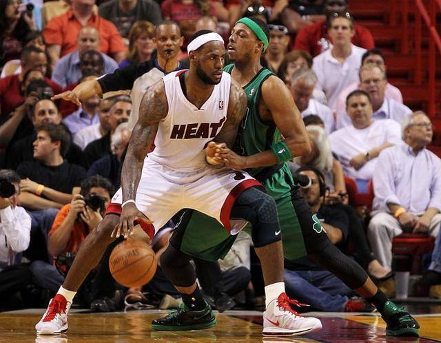 多年轻巨星 多年轻巨星