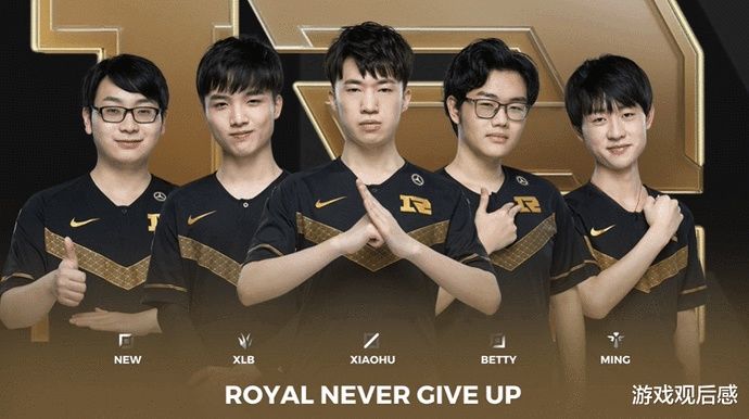 的足坛显得 的足坛显得