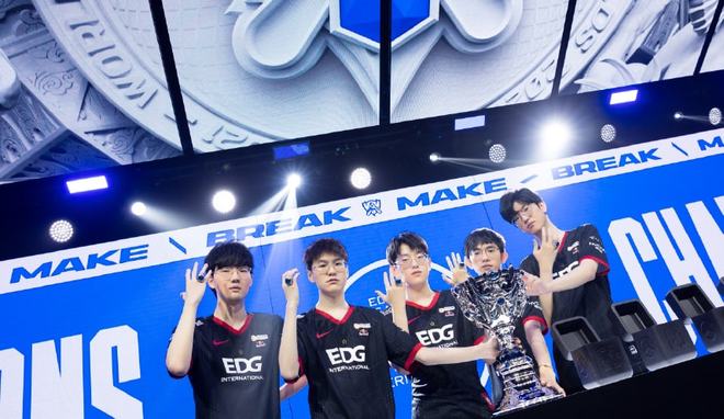 的情感氛围 的情感氛围