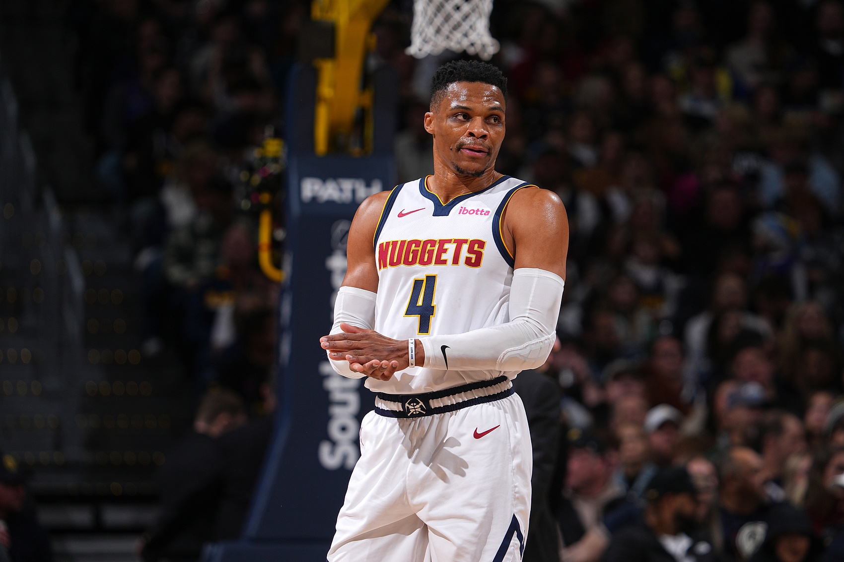 不是凭任意 不是凭任意